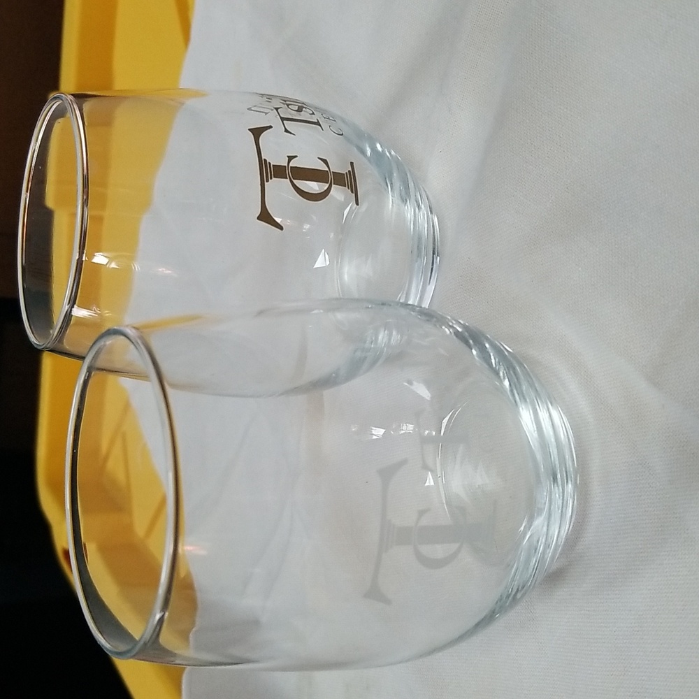 🥛TWO STEMLESS WINE GLASSES